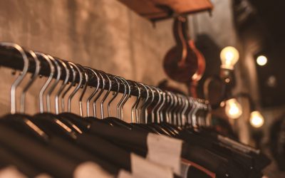 La Mode au-delà de la Mort : Comment l’Industrie Vestimentaire Redéfinit le « Retour à la Vie »